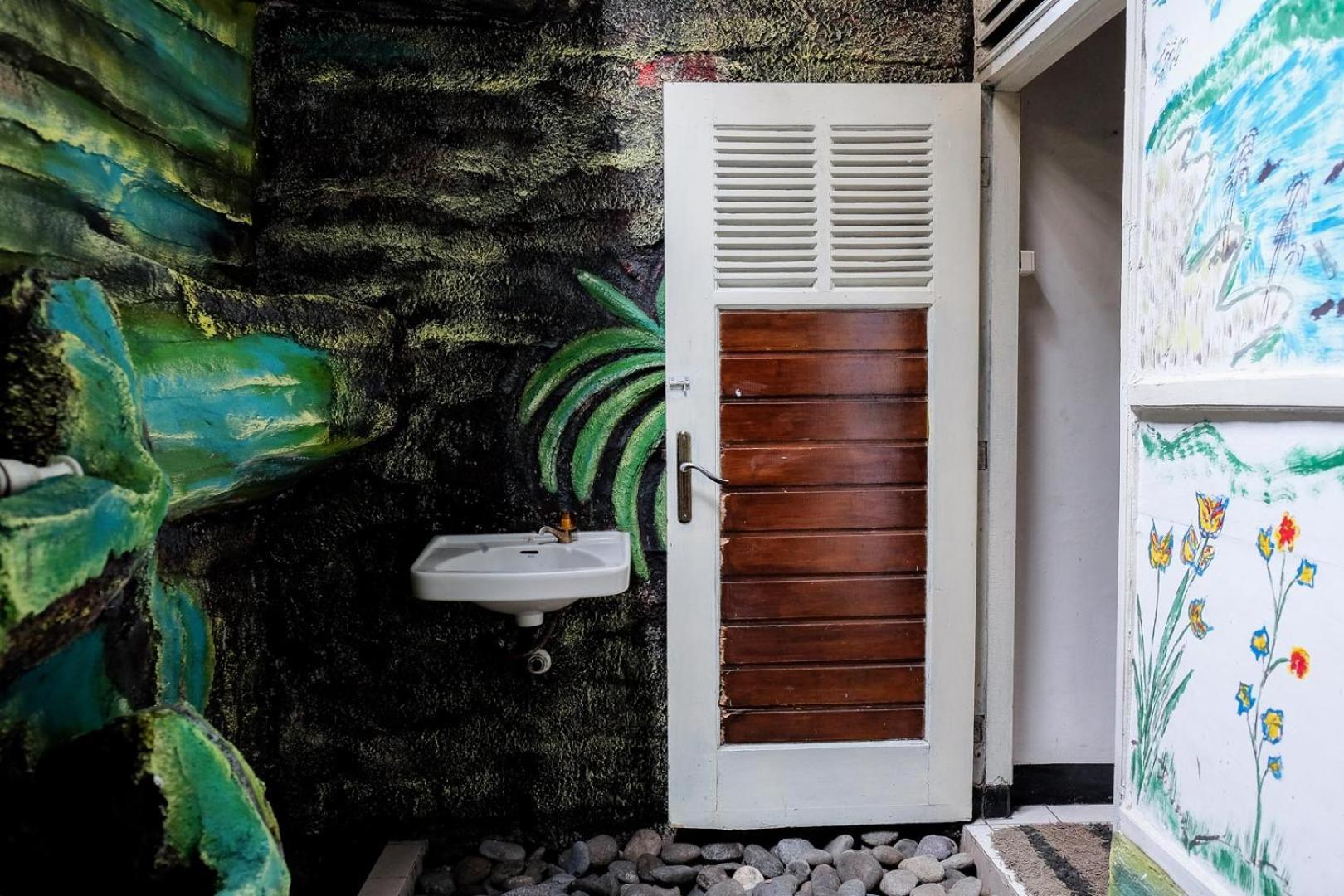 RedDoorz Plus near Jalan Baru Bogor Exterior foto